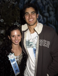 Photos de Mackenzie Rosman - Hollywood Christmas Parade 11.27.2005 - 8